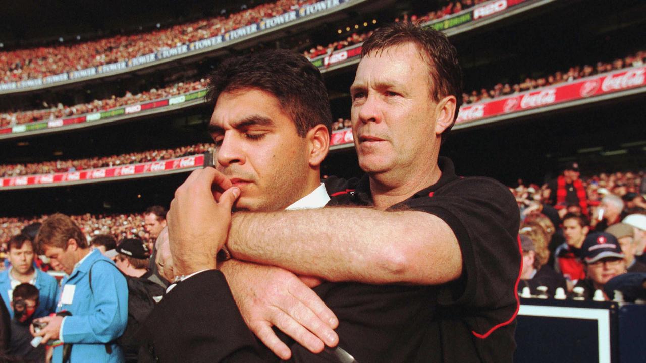 Robert Shaw and Dean Rioli during the 2000 Grand Final.