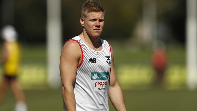 MELBOURNE, AUSTRALIA - APRIL 08: Dan Hannebery of the Saints  looks on during a St Kilda Saints AFL training session at RSEA Park on April 08, 2021 in Melbourne, Australia. (Photo by Darrian Traynor/Getty Images)