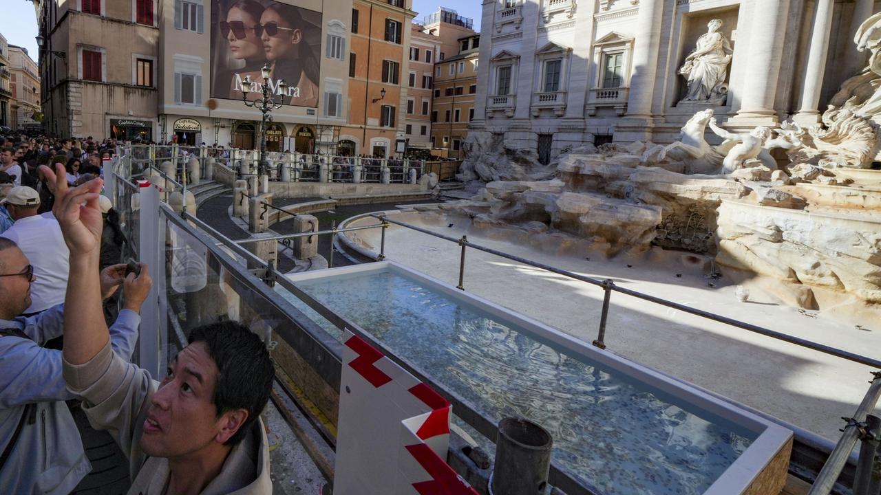 ‘Ugly’ surprise for tourists at Trevi Fountain