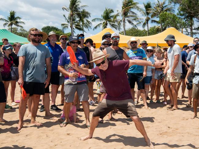 MenÃ•s SlappaÃ•s Thong Throw at the Darwin Beer Can Regatta at Mindil Beach, 2024. Picture: Pema Tamang Pakhrin