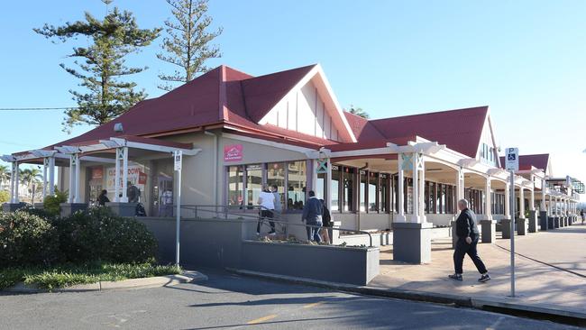 Last day of operations at Pizza Hut in Kirra. Pic Mike Batterham