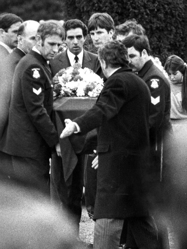 1983. Funeral of murder victim Lindsay Forsythe.Senior Constable Lindsay James Forsythe.Maldon, Victoria.Gayle Forsythe. Leigh Lawson. Neg: 830627/110 [Sun 28/6/1983]