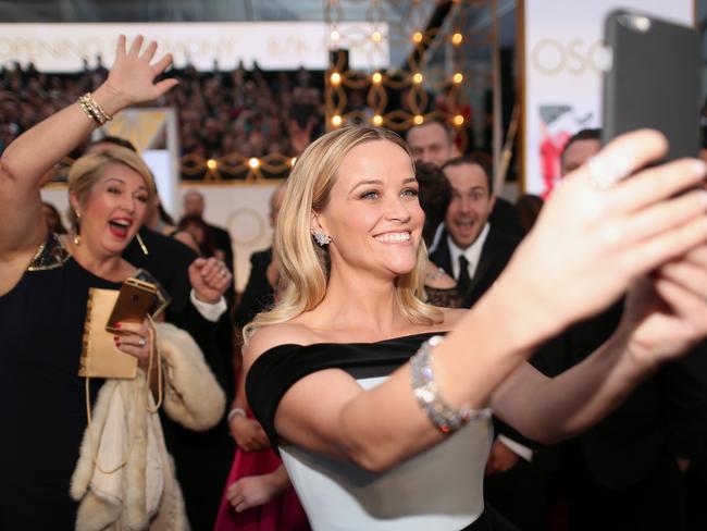 Reese Witherspoon was having the time of her life on the red carpet.