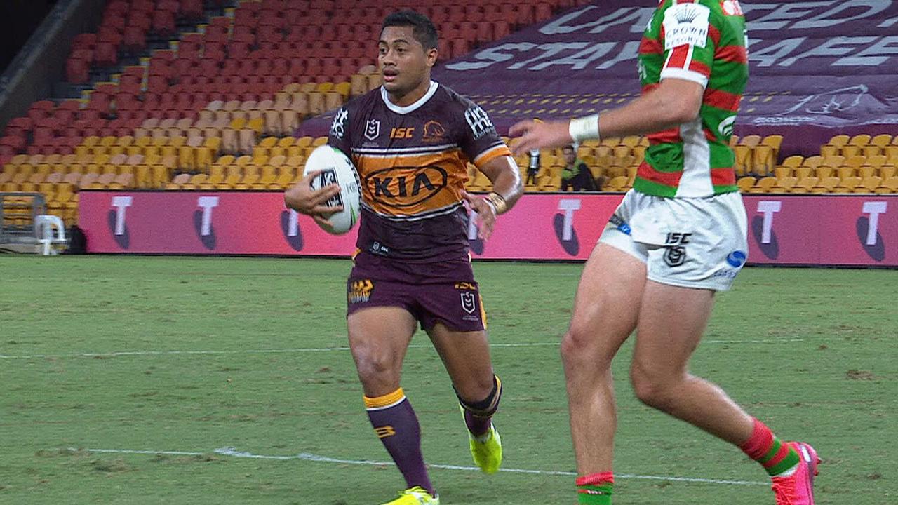 Anthony Milford has spiders on him as he evaded six defenders.