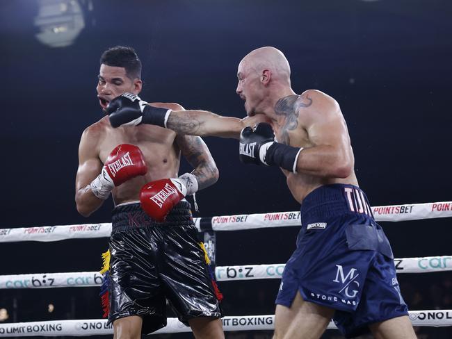 Cesar Mateo Tapia catches Keiber Gonzalez for the WBA Latina Middleweight title at the Tszyu-Creati PPV at the Hordern Pavilion on Wednesday night. Picture: No Limit Boxing