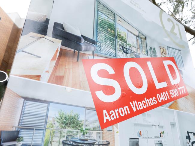 SYDNEY, AUSTRALIA - NewsWire Photos, October 08 2024. GENERIC. Realestate, housing, property, signage. Sold sign outside apartment building in Randwick. Picture: NewsWire / Max Mason-Hubers