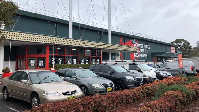 A vacant parking space is a rarity at Bunnings Mascot. Picture: Steven Deare