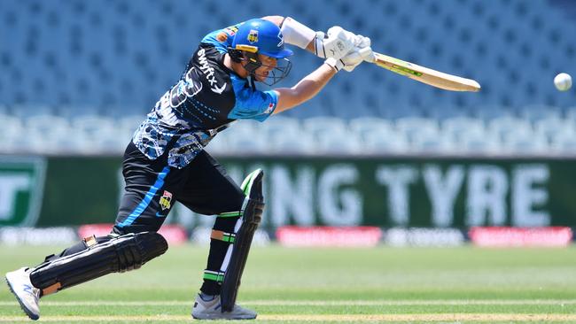 ADELAIDE, AUSTRALIA - JANUARY 14: Ian Cockbain of the Strikers  bats during the Men's Big Bash League match between the Adelaide Strikers and the Perth Scorchers at Adelaide Oval, on January 14, 2022, in Adelaide, Australia. (Photo by Mark Brake/Getty Images)