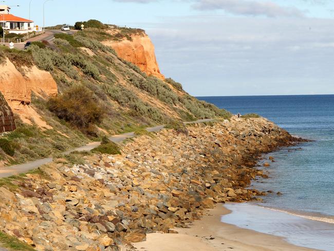 Southern area site photographs. Witton Bluff, Port Noarlunga. Beach photograph.