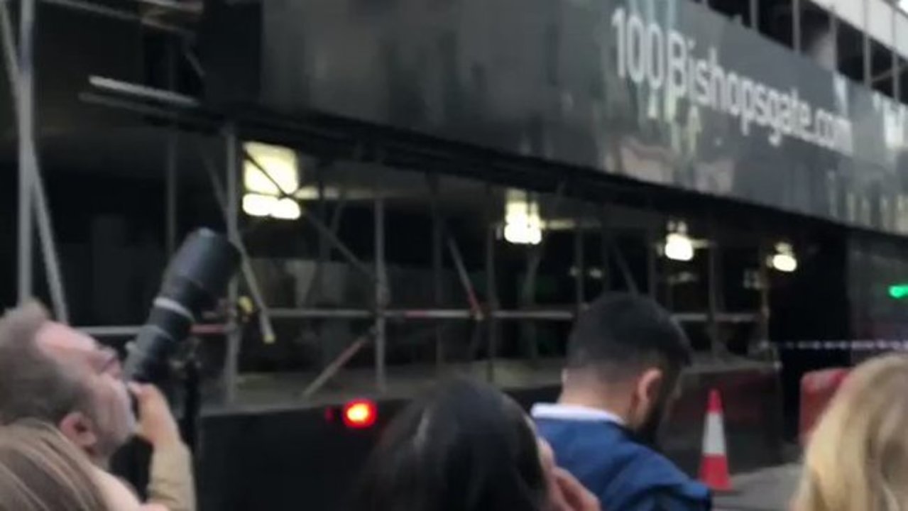 Look! Crowd Watches 'Human Spider' Free-Climbing London Skyscraper