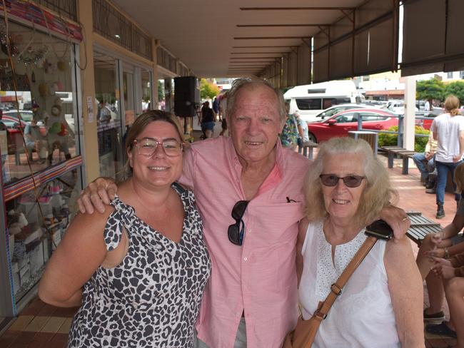 Fiona with Alan and Francine McConnon from Toowoomba at the Apple and Grape Festival 2024