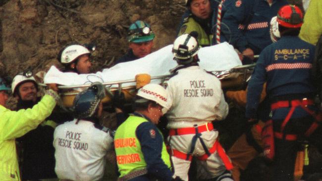 Stan Harrold (circled) supervised the dramatic rescue of Stuart Diver after the Thredbo landslide disaster.