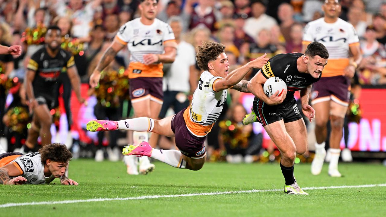 Not the time to miss a tackle. (Photo by Bradley Kanaris/Getty Images)