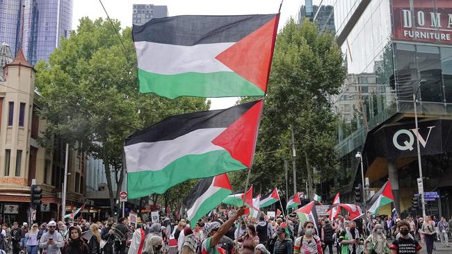 Palestine supporters gathered at Sydney’s State Library to protest the sacking of Antoinette Lattouf by the ABC. Picture: NCA NewsWire / Valeriu Campan