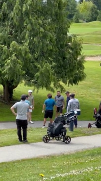 Intense brawl erupts on golf course