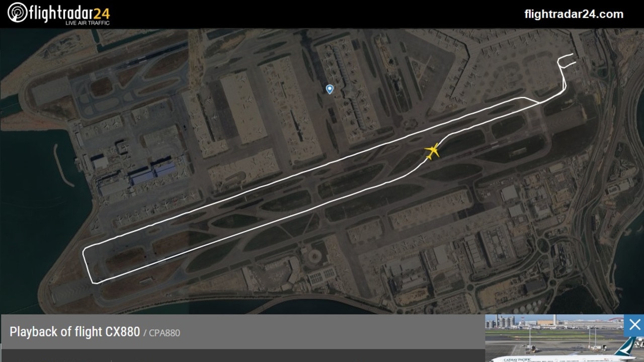 The aircraft did a loop of the tarmac but never left the runway. Picture: Twitter/JacdecNew/FlightRadar24