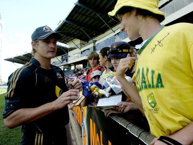 Shane Watson signs autographs for eager fans in 2008 when the national team last played a game in the Top End. Picture: Justin Sanson.