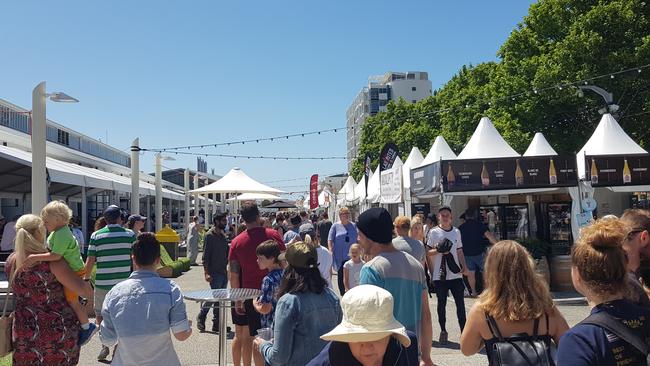 The crowd at the Taste of Tasmania after the official opening