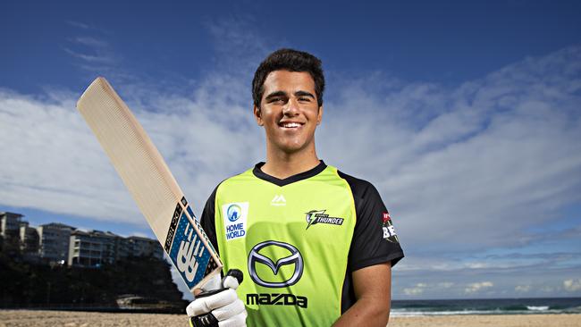 Oliver Davies is set to miss most of BBL09 due to a wrist injury.