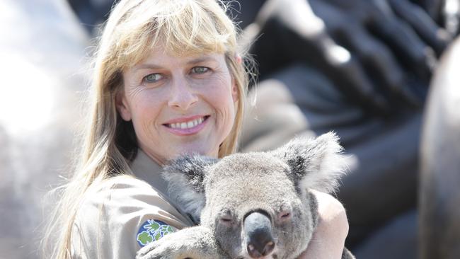 Praise.... Australia Zoo owner Terri Irwin thanked Crowe.