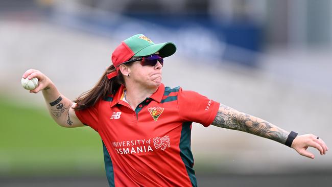 HOBART, AUSTRALIA - FEBRUARY 16: Sarah Coyte of the Tigers fields the ball during the WNCL match between Tasmania and Western Australia at Blundstone Arena, on February 16, 2023, in Hobart, Australia. (Photo by Steve Bell/Getty Images)