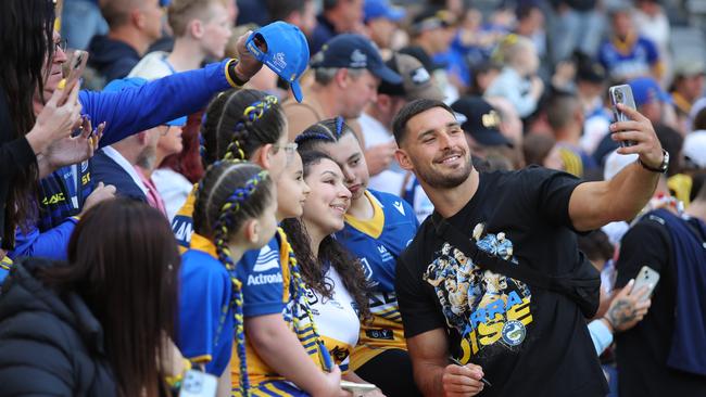 Ryan Matterson with fans at CommBank Stadium. Picture: Richard Dobson