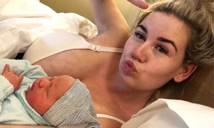 Abby Gilmore shares a photo of herself breastfeeding and pumping at the  same time