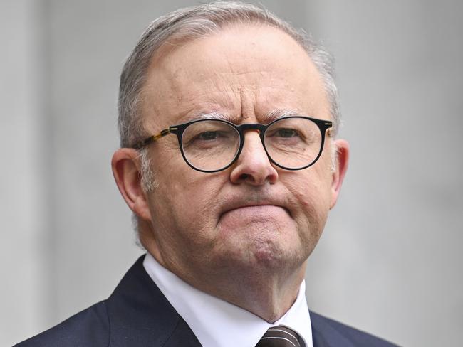 CANBERRA, AUSTRALIA  - NewsWire Photos - November 29, 2024:  Prime Minister Anthony Albanese, Federal Treasurer Jim Chalmers and Senator Katy Gallagher hold a press conference at Parliament House in Canberra. Picture: NewsWire / Martin Ollman