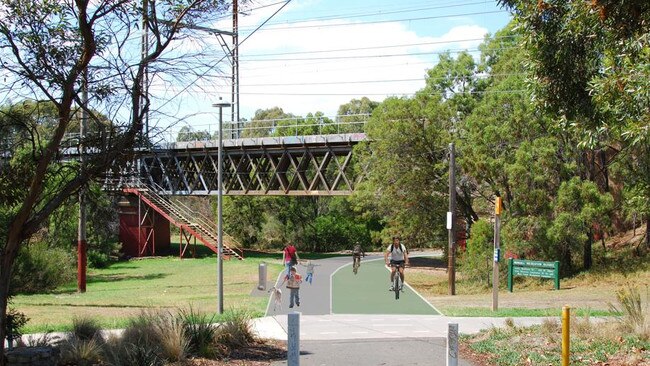 A costly proposal to build a bike path through the middle of a park in Fitzroy North has been finally scrapped by Yarra councillors after five years of community debate.