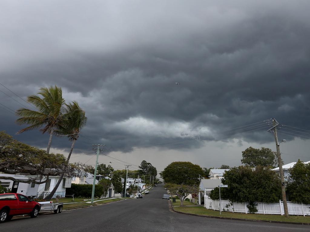 Storm front passes through Kedron. Pic: Josh Woning