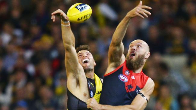 Toby Nankervis and Max Gawn battle in the ruck.