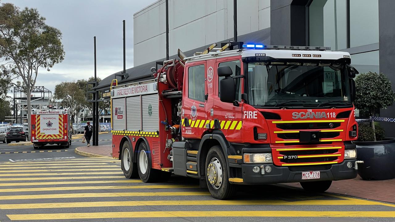 Keilor Central fire: Taylors Road shopping centre blaze, shoppers ...