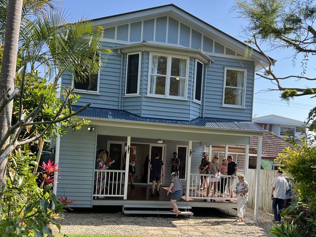 QLD REAL ESTATE: 49 Wakefield Street, Sandgate