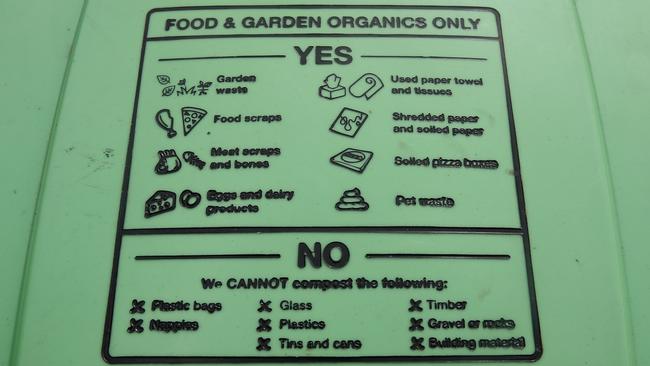 The diagram seen on the lid of FOGO bins in Randwick Council. Picture: John Appleyard