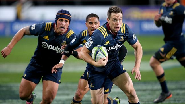 Ben Smith is back to captain the Highlanders in their quarterfinal blockbuster in Christchurch.