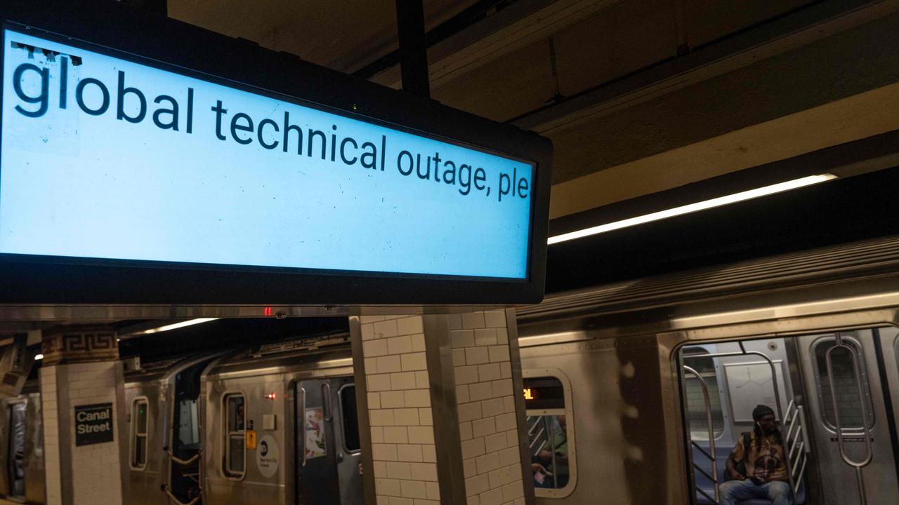 An information screen informs travellers that train information is not running due to the global technical outage at Canal Street subway station on July 19, 2024 in New York City. Picture: Adam Gray / GETTY IMAGES NORTH AMERICA / Getty Images via AFP