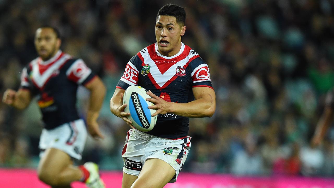 Roger Tuivasa-Sheck of the Roosters makes a break during the Round 26 NRL match between the Sydney Roosters and the South Sydney Rabbitohs at Allianz Stadium, Sydney, Friday, Sept. 4, 2015. (AAP Image/Dan Himbrechts) NO ARCHIVING, EDITORIAL USE ONLY