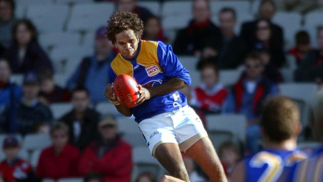 Ashley Sampi takes one of the greatest grabs ever taken at the Melbourne Cricket Ground.