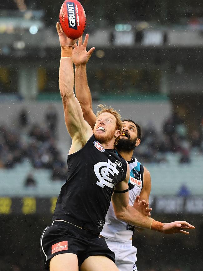 Andrew Phillips goes up against Patrick Ryder in the ruck. Picture: Quinn Rooney/Getty Images