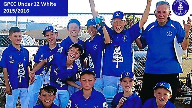 Des Lloyd (top right) coaching the under-12 Golden Point Cricket Club. Picture: Golden Point Cricket Club.