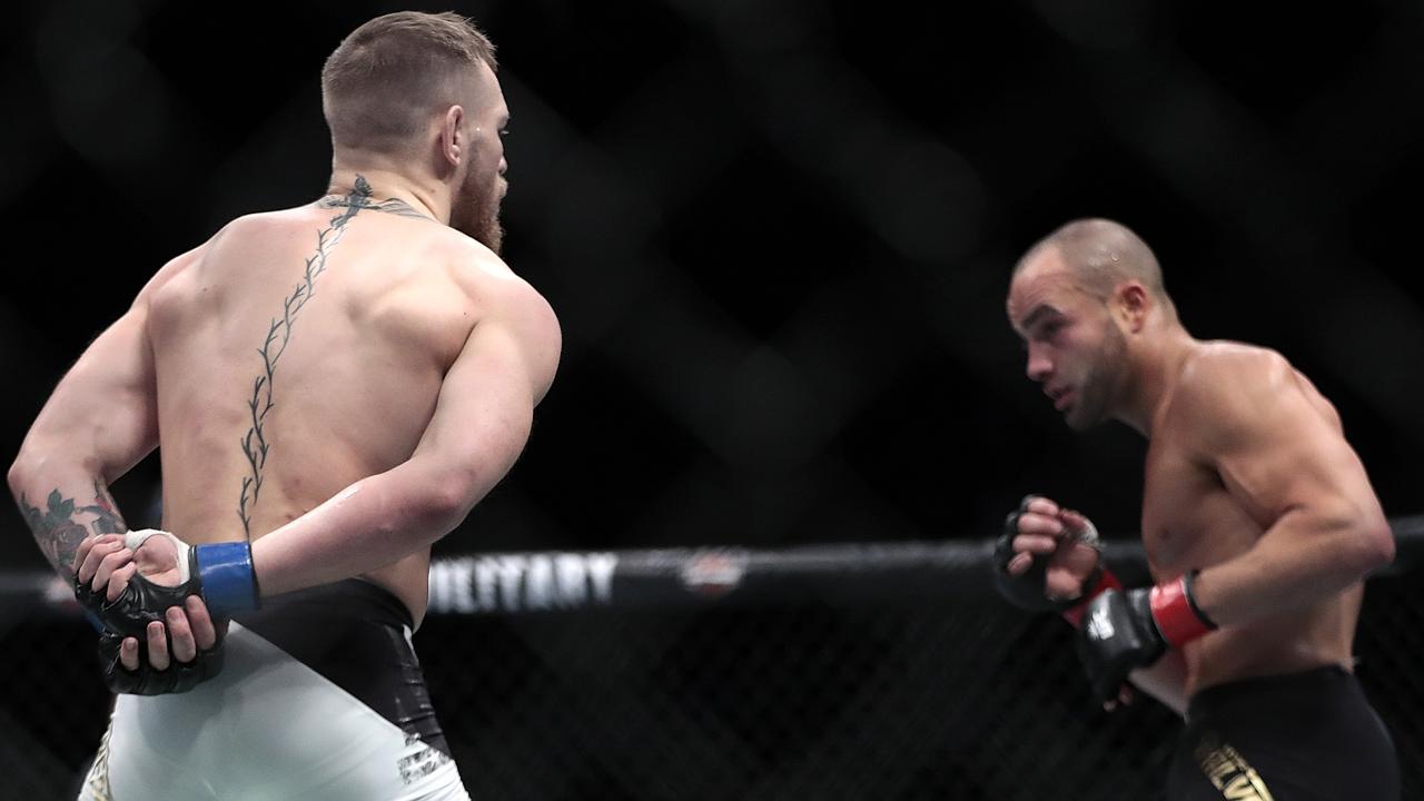 UFC 205: The Reason Why Conor McGregor Had His Hands Behind His Back ...