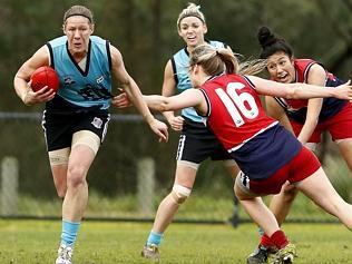 Women's Footy: Eastern Devils v Darebin Falcons