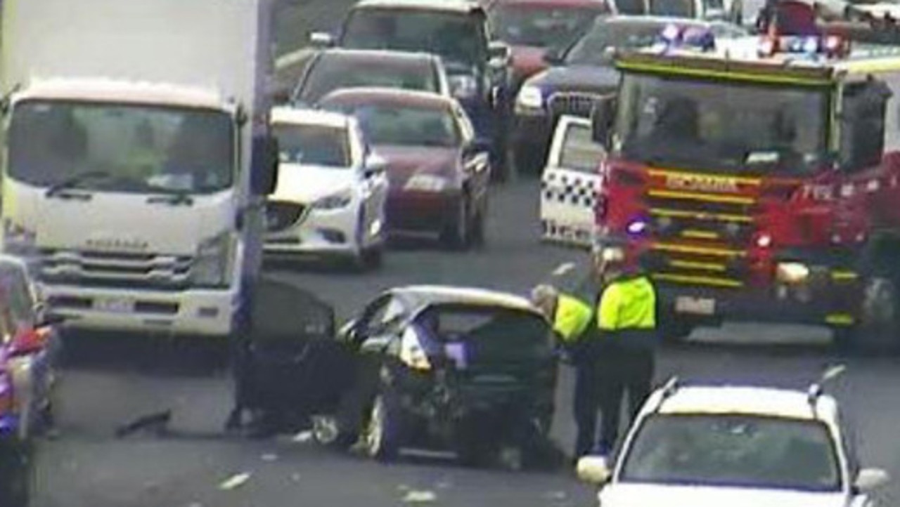 Monash Freeway Closed Woman Fighting For Life After Serious Car Crash Herald Sun 1613
