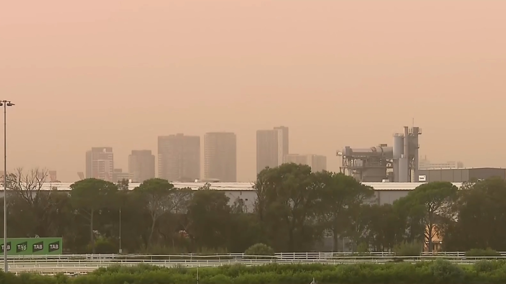 Dust storm covers Sydney’s skyline in shade of red