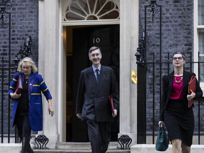 LONDON, ENGLAND - OCTOBER 18: L-R: Vicky Ford MP, Minister of State (Minister for Development) Jacob Rees-Mogg, Secretary of State for Business, Energy and Industrial Strategy and Chloe Smith, Secretary of State for Work and Pensions leave 10 Downing Street after the weekly cabinet meeting on October 18, 2022 in London, England. (Photo by Dan Kitwood/Getty Images)