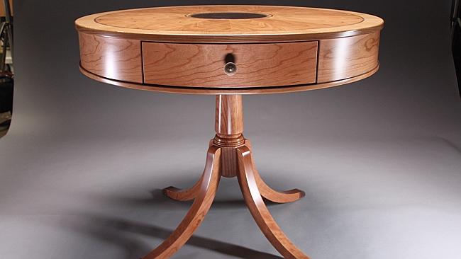 Table commissioned for Barack Obama, made from a piece of fallen oak from a tree within George Washington’s estate in Mount Vernon.