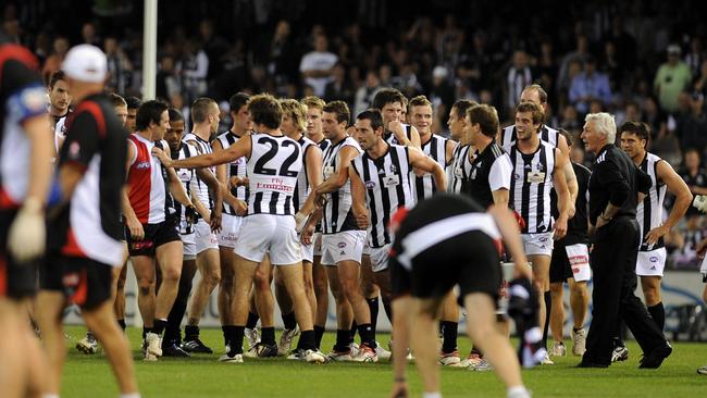 Players had to separate Milne and Malthouse.