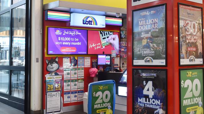 MELBOURNE, AUSTRALIA - NewsWire Photos JULY 27TH, 2022: Lotto stands. Picture: NCA NewsWire / Nicki Connolly