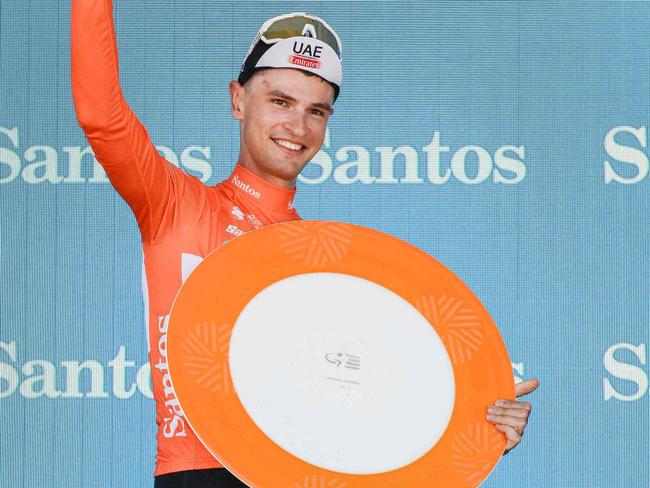 Australian rider Jay Vine from UAE Team Emirates wins the Tour Down Under UCI cycling event in Adelaide on January 22, 2023. (Photo by Brenton EDWARDS / AFP) / -- IMAGE RESTRICTED TO EDITORIAL USE - STRICTLY NO COMMERCIAL USE --