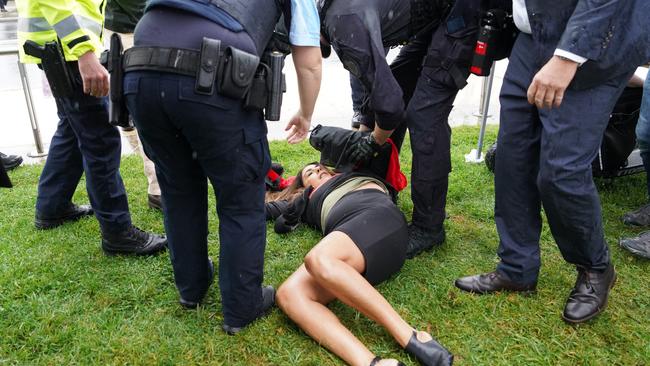 Thorpe appeared to fall onto her back. Picture: AAP Image/Michelle Haywood